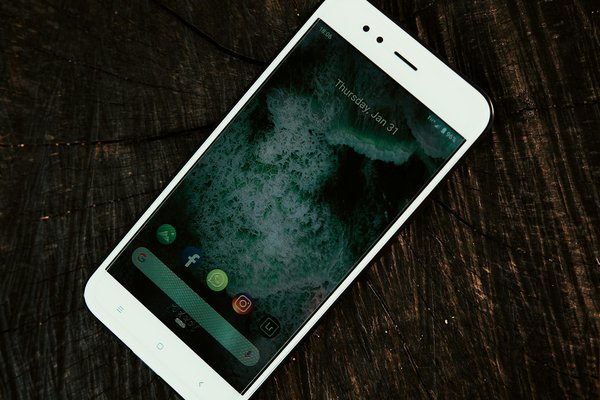 What are the implications of foldable smartphones on UK technology?